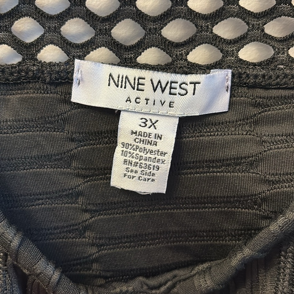 NWT Nine West Active Textured Mesh-Back Sports Bra in Black Size 3X - Picture 4 of 6